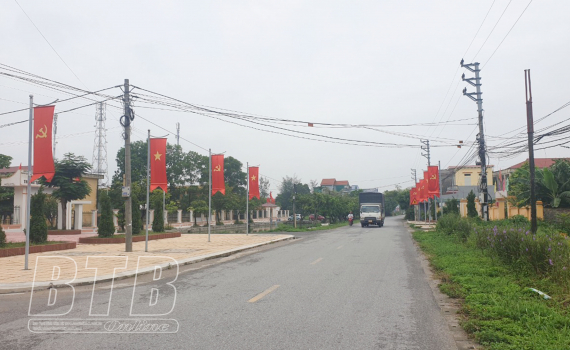 Thắp s&aacute;ng đường qu&ecirc; ở Quỳnh Phụ: N&ocirc;ng th&ocirc;n h&oacute;a th&agrave;nh thị