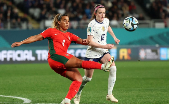 ĐT nữ Bồ Đ&agrave;o Nha v&agrave; ĐT nữ Mỹ: Tiếc nuối cột dọc, hụt "tấm v&eacute; v&agrave;ng" 