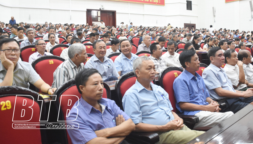 Gần 550 đại biểu được tập huấn phương ph&aacute;p r&agrave; so&aacute;t hộ ngh&egrave;o, hộ cận ngh&egrave;o