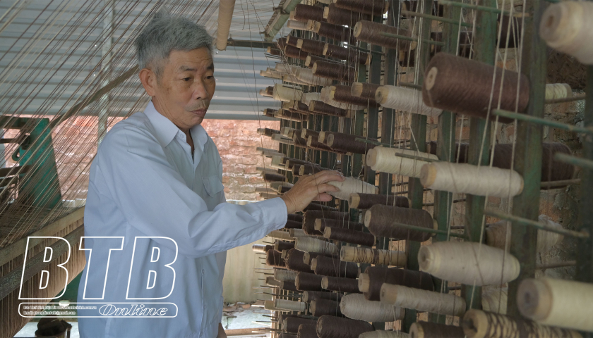 &Ocirc;ng Toan &ldquo;đay&rdquo; giữ lửa l&agrave;ng nghề