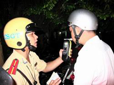 N&acirc;ng mức phạt vi phạm giao th&ocirc;ng đường bộ