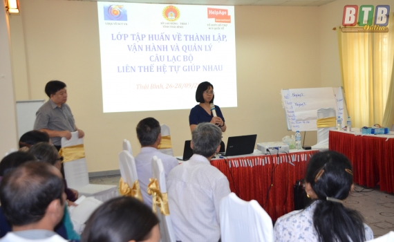 Tập huấn vận h&agrave;nh v&agrave; quản l&yacute; c&acirc;u lạc bộ li&ecirc;n thế hệ tự gi&uacute;p nhau