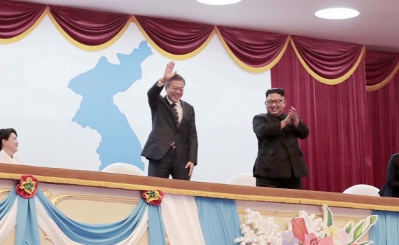 L&atilde;nh đạo H&agrave;n - Triều xem văn nghệ, dự quốc yến