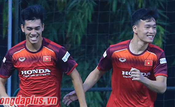 Đội tuyển Việt Nam chia tay 3 cầu thủ trước ng&agrave;y sang Th&aacute;i Lan