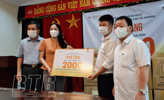 Tặng 2.000 bộ bảo hộ y tế cho th&agrave;nh phố Th&aacute;i B&igrave;nh ph&ograve;ng, chống dịch