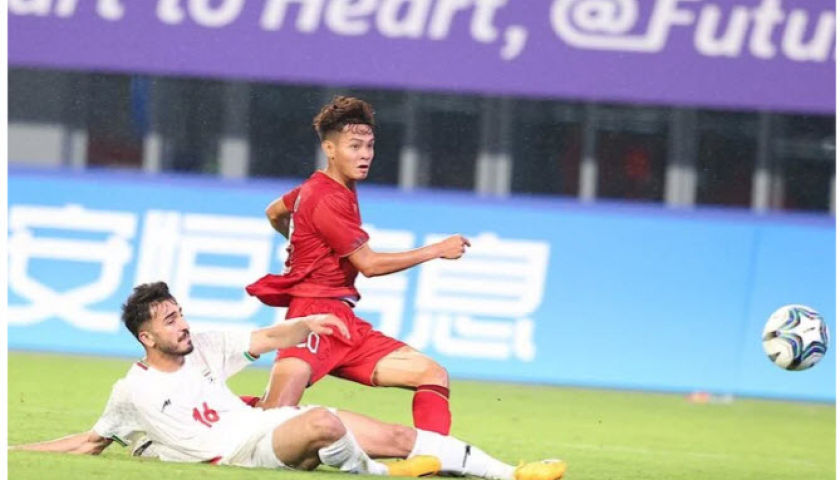 ASIAD 19: Thua đậm Iran, Olympic Việt Nam đối mặt nguy cơ bị loại