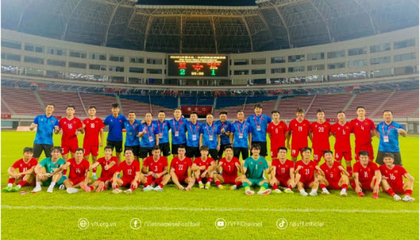 Giao hữu U22: Thi đấu thiếu người, Việt Nam thắng Malaysia 2-1