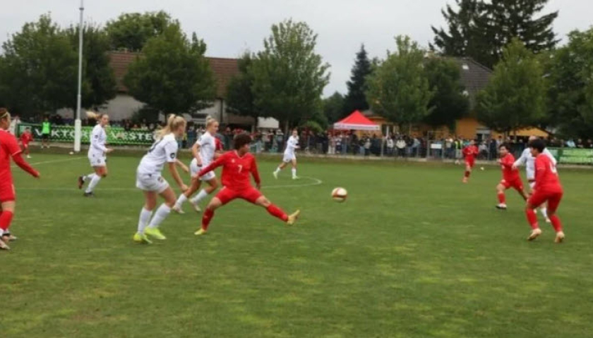 Tuyển nữ Việt Nam thắng đội b&oacute;ng của Czech