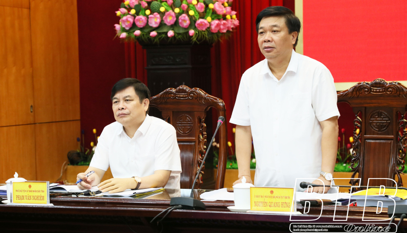 UBND tỉnh nghe v&agrave; cho &yacute; kiến về một số nội dung